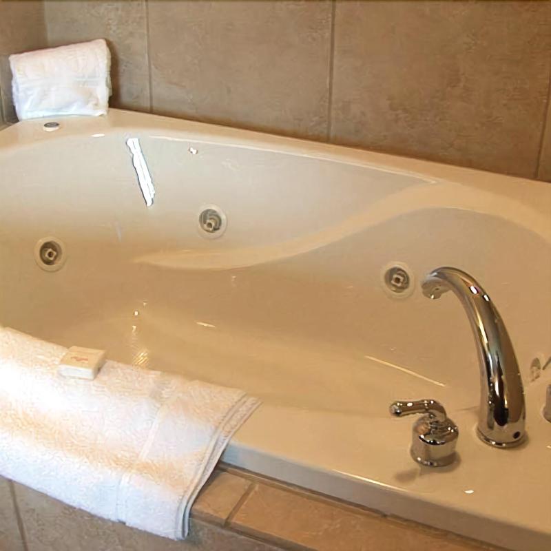 Evansville Inn & Suites by OYO image
