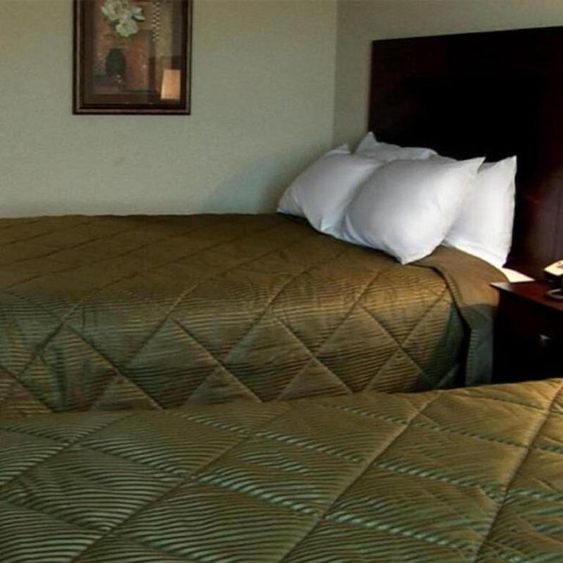 Evansville Inn & Suites by OYO image