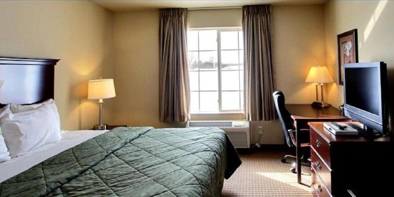 Evansville Inn & Suites by OYO image