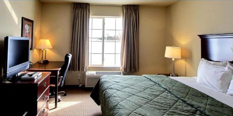 Evansville Inn & Suites by OYO image