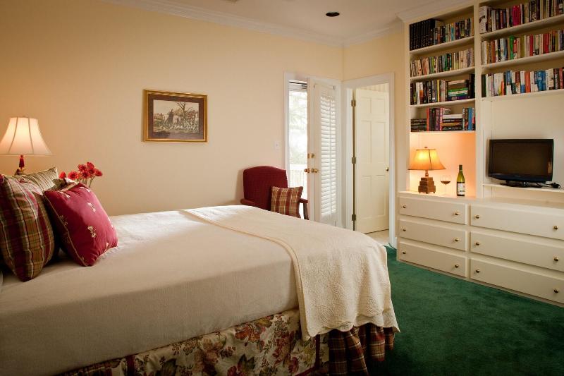 The Inn At Whitewing Farm image
