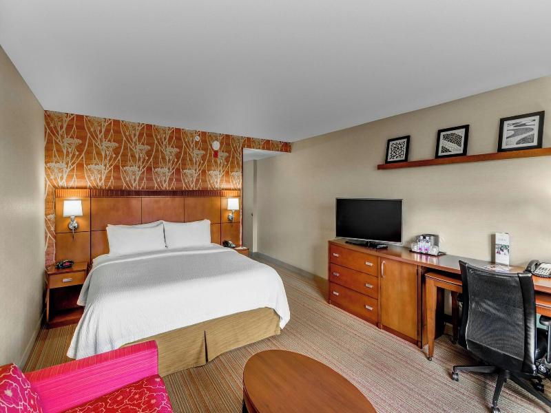 Courtyard by Marriott Easton-Columbus image