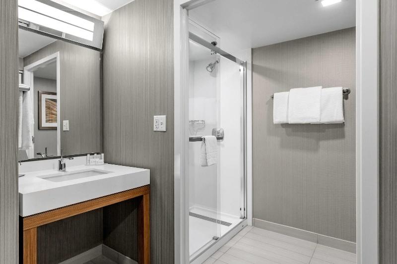 Courtyard by Marriott Easton-Columbus image