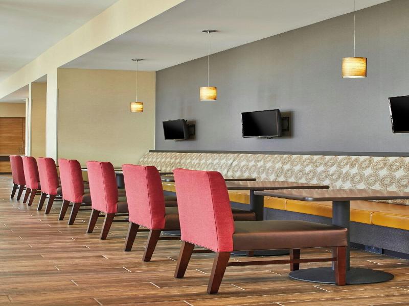 TownePlace Suites by Marriott Columbus North - OSU image
