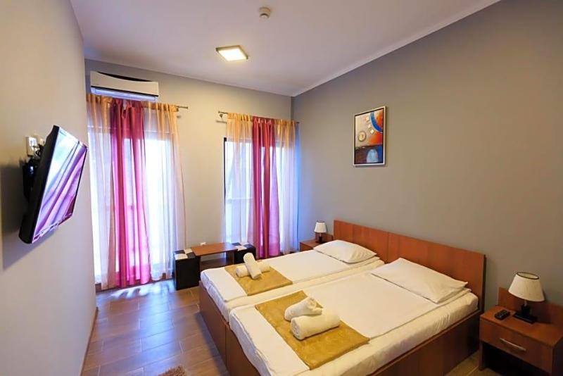 Corner Center Rental