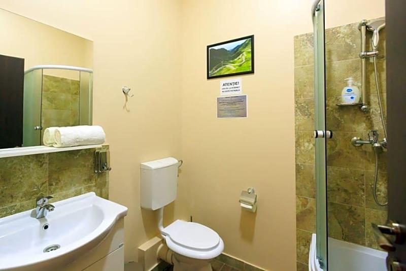 Corner Center Rental