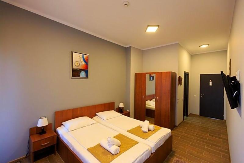 Corner Center Rental