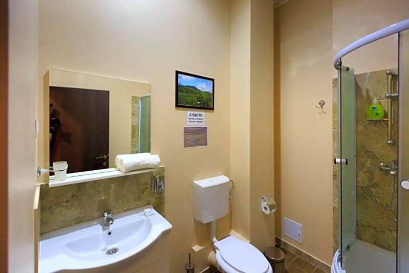 Corner Center Rental