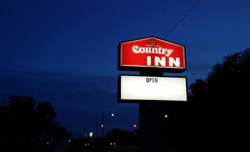 Country Inn Sterling — exterior view