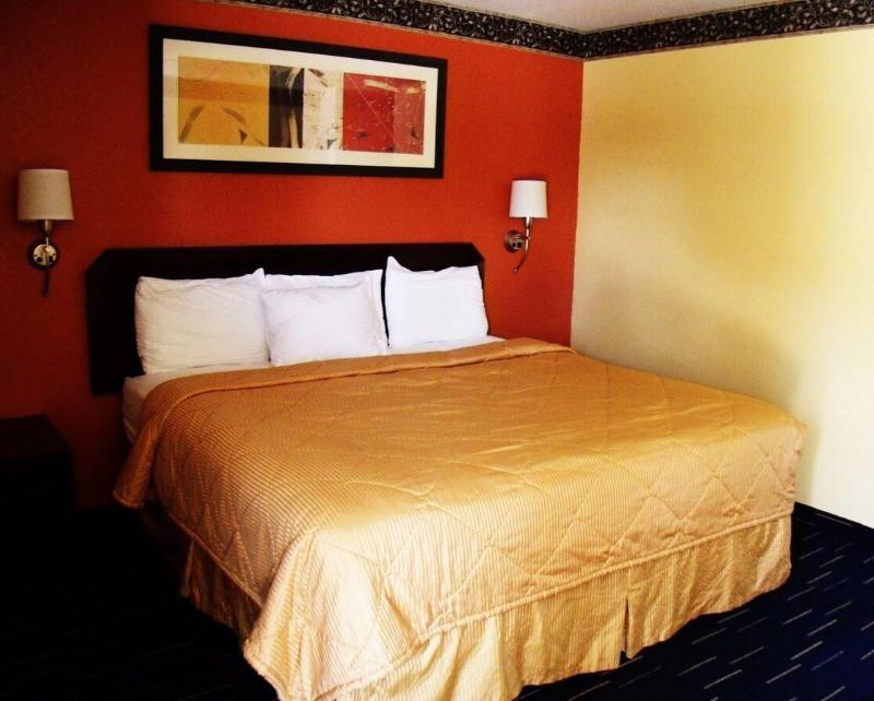 Country Inn Sterling 3