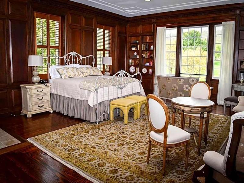 Inn At Evergreen image