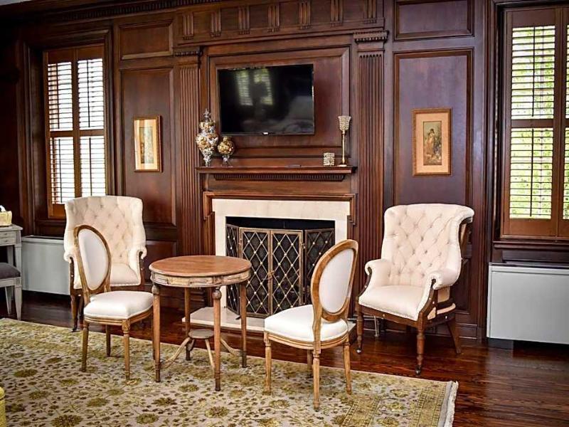Inn At Evergreen image