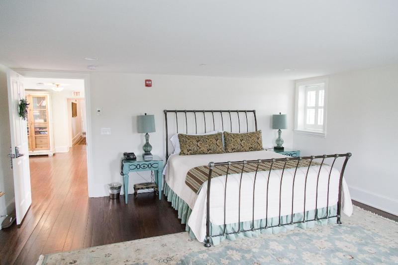 Inn At Evergreen image