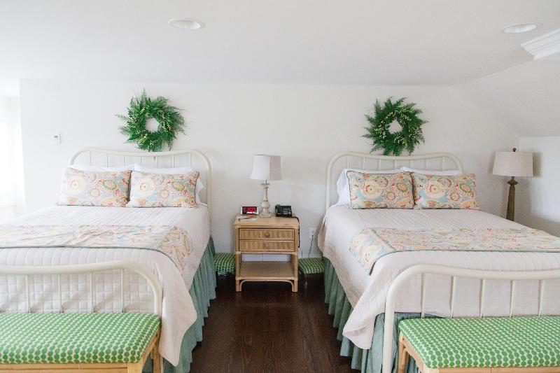 Inn At Evergreen image