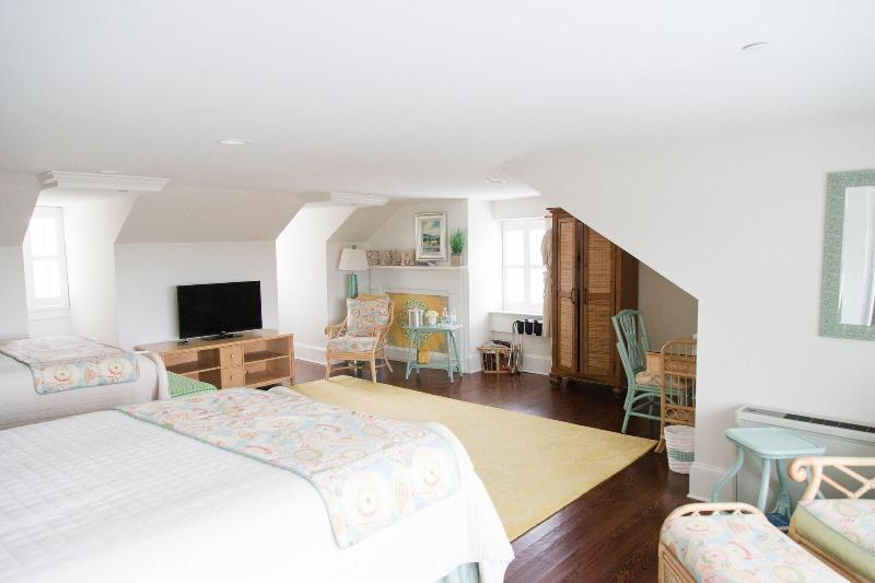 Inn At Evergreen image
