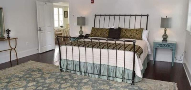 Inn At Evergreen image