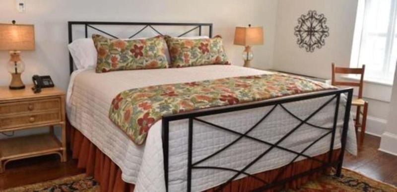 Inn At Evergreen image