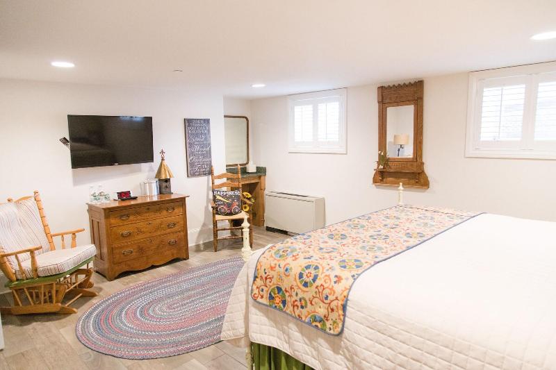 Inn At Evergreen image