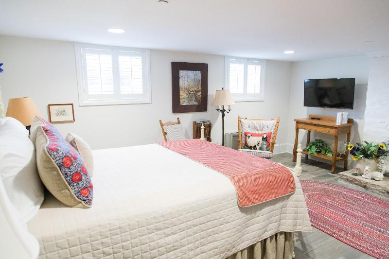 Inn At Evergreen image