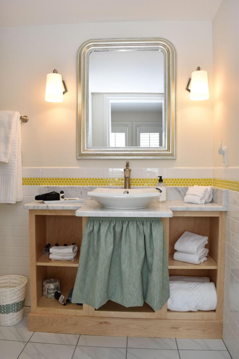 Inn At Evergreen image