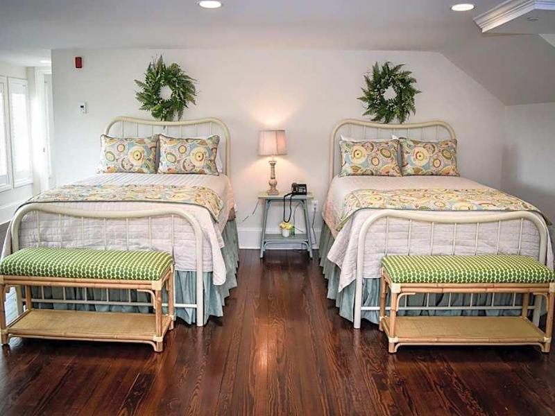 Inn At Evergreen image