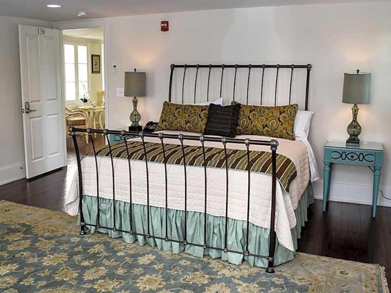 Inn At Evergreen image