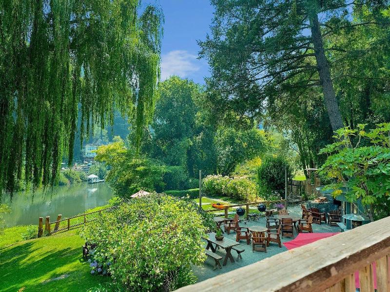Inn On The Russian River image