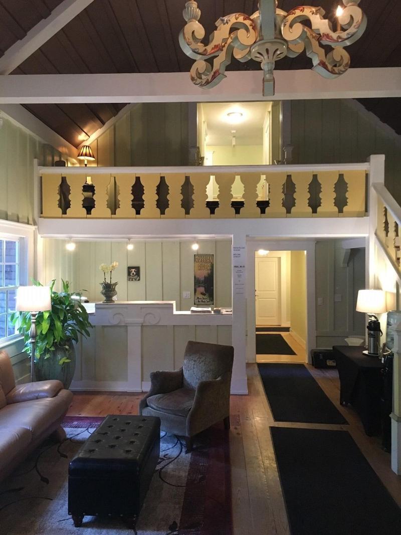 Highland Dell Lodge image