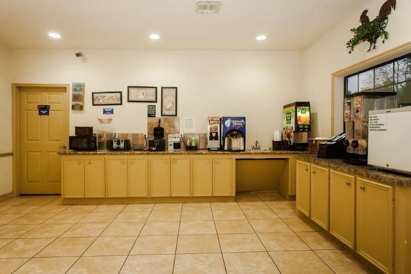 Palace Inn image 3