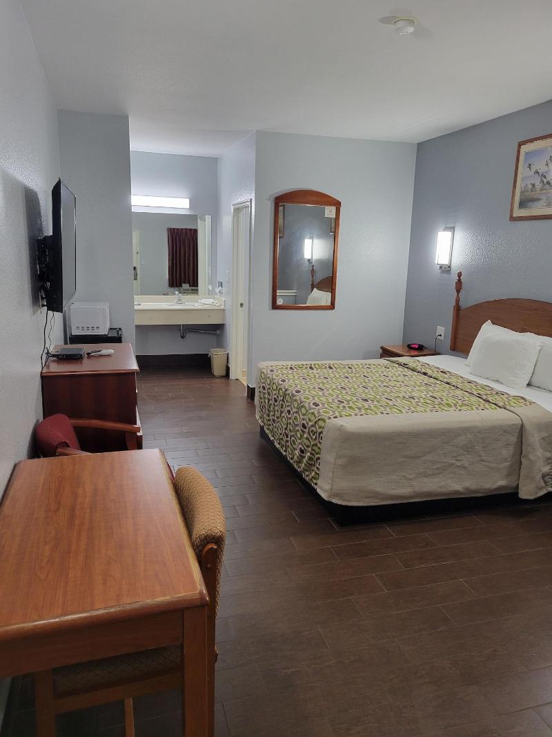 Palace Inn image 6