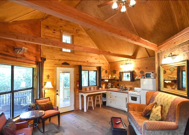 Scenic Hill Retreat — main photo