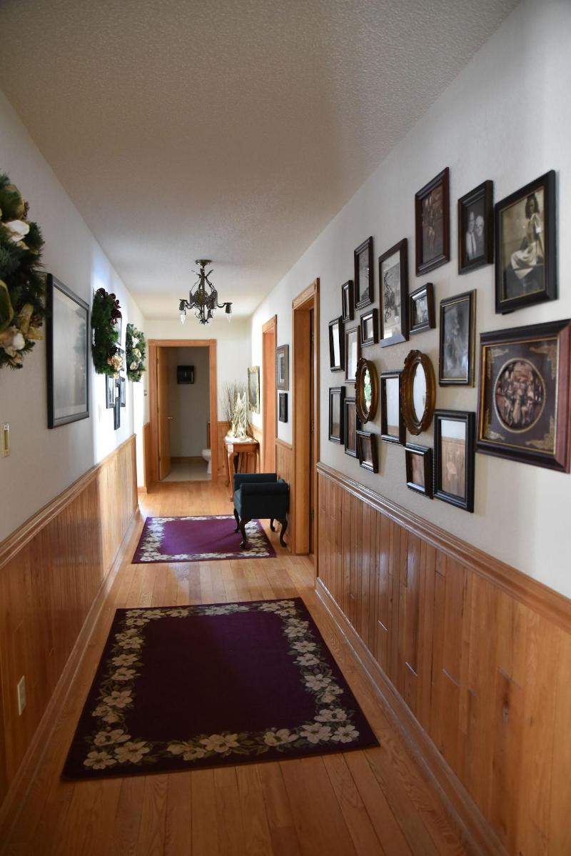 Doll's Lakeside Bed & Breakfast