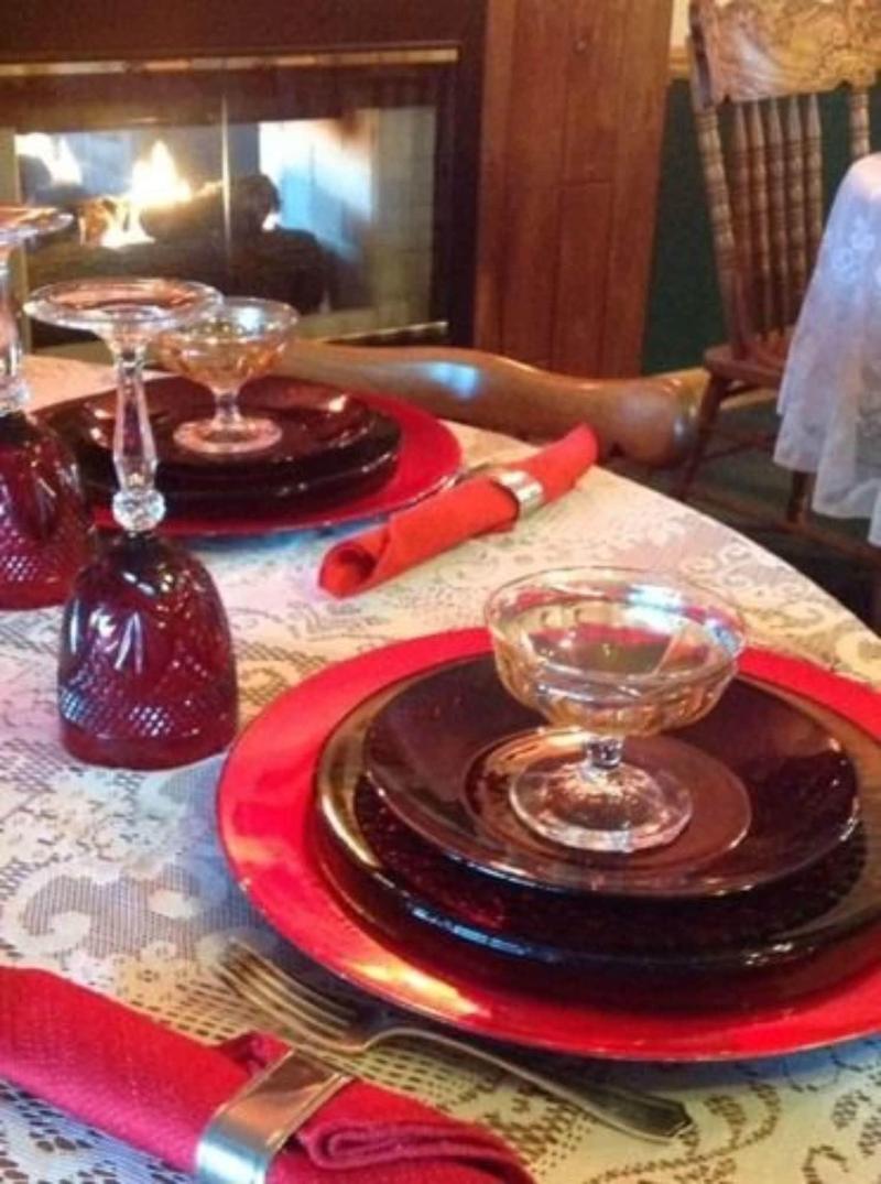 Doll's Lakeside Bed & Breakfast