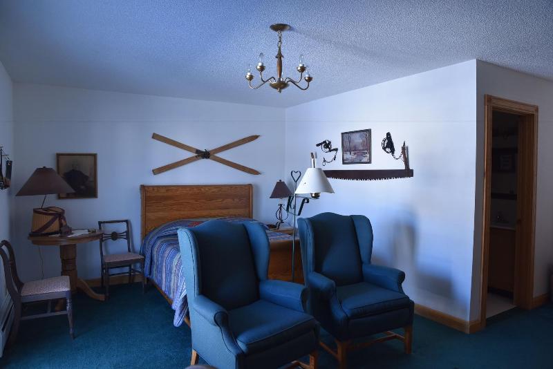 Doll's Lakeside Bed & Breakfast image