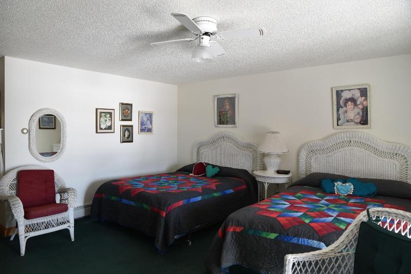 Doll's Lakeside Bed & Breakfast image