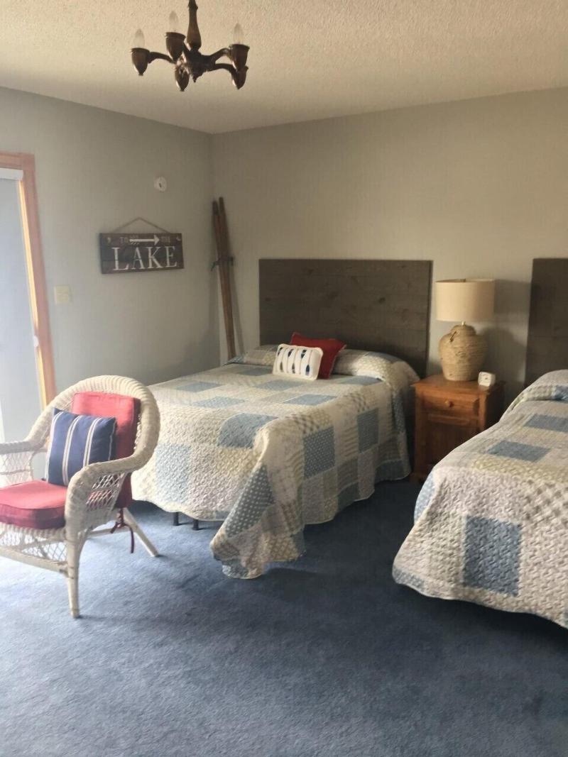Doll's Lakeside Bed & Breakfast image