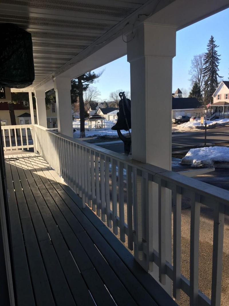 Doll's Lakeside Bed & Breakfast image