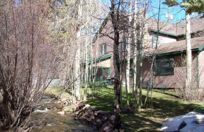 Dodgeton Creek Inn