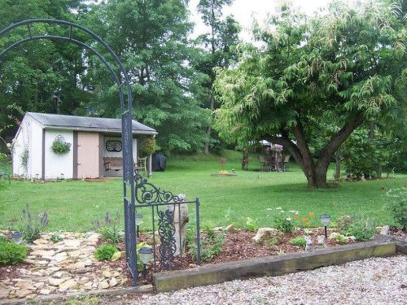 The Pines Of Dresden Bed And Breakfast