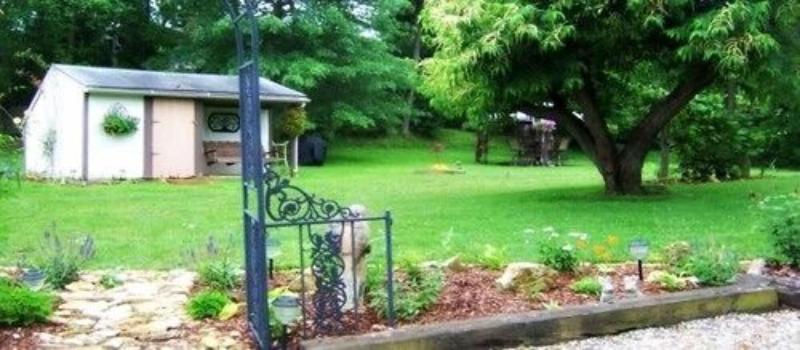 The Pines Of Dresden Bed And Breakfast