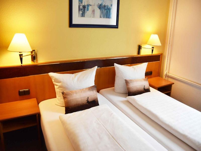 Landhotel Zum Hirsch image
