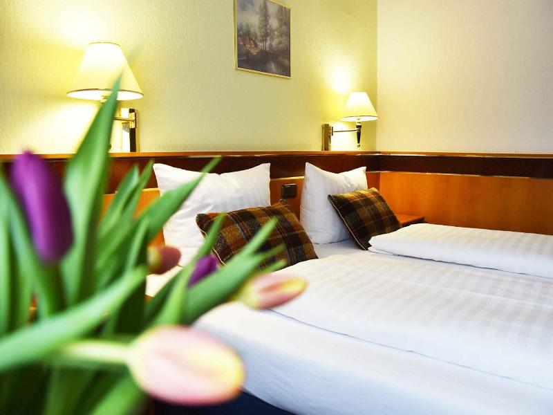 Landhotel Zum Hirsch image