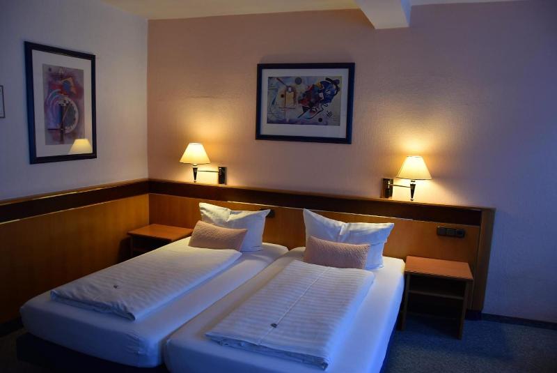Landhotel Zum Hirsch image