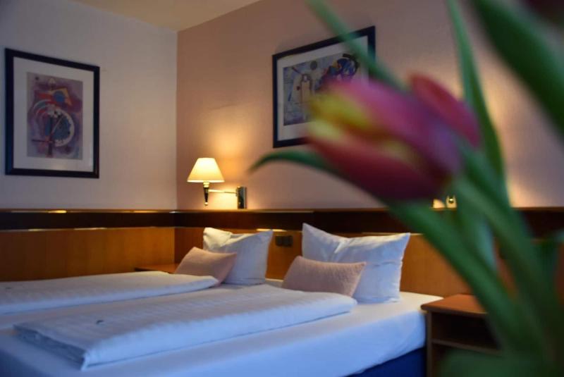 Landhotel Zum Hirsch image