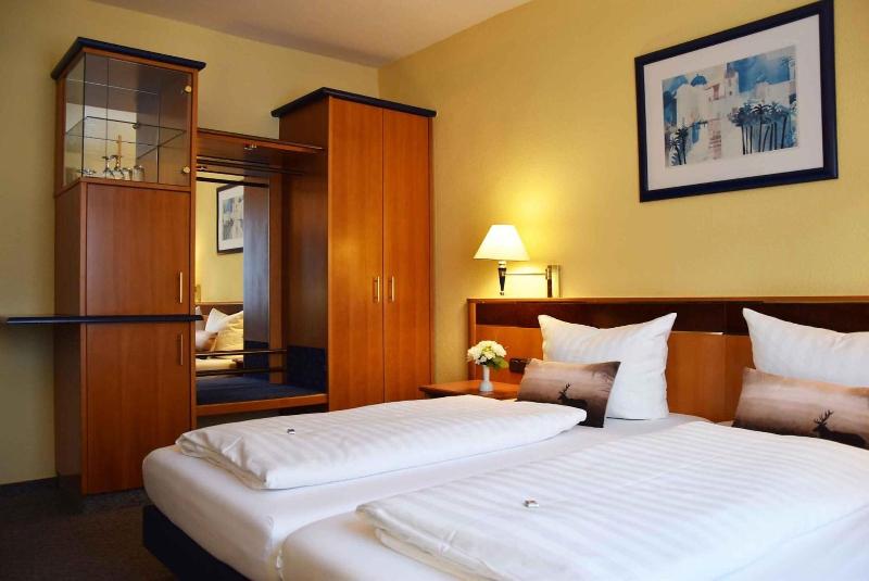 Landhotel Zum Hirsch image