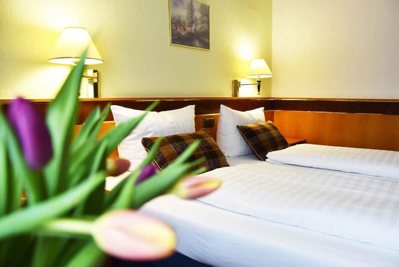 Landhotel Zum Hirsch image