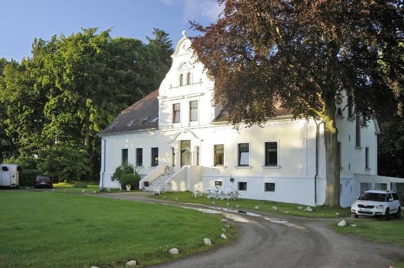 Hotel Pension Gutshaus Neu Wendorf image