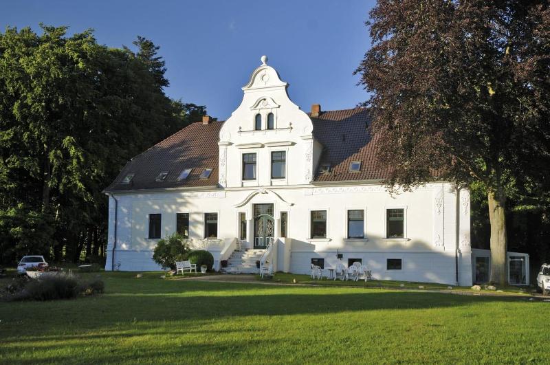 Hotel Pension Gutshaus Neu Wendorf image