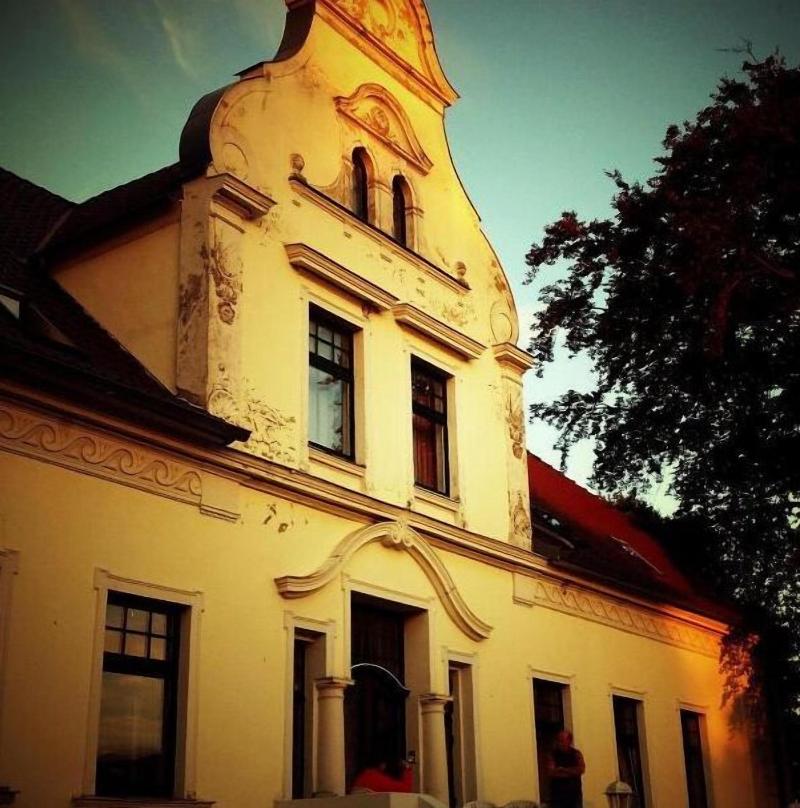 Hotel Pension Gutshaus Neu Wendorf image