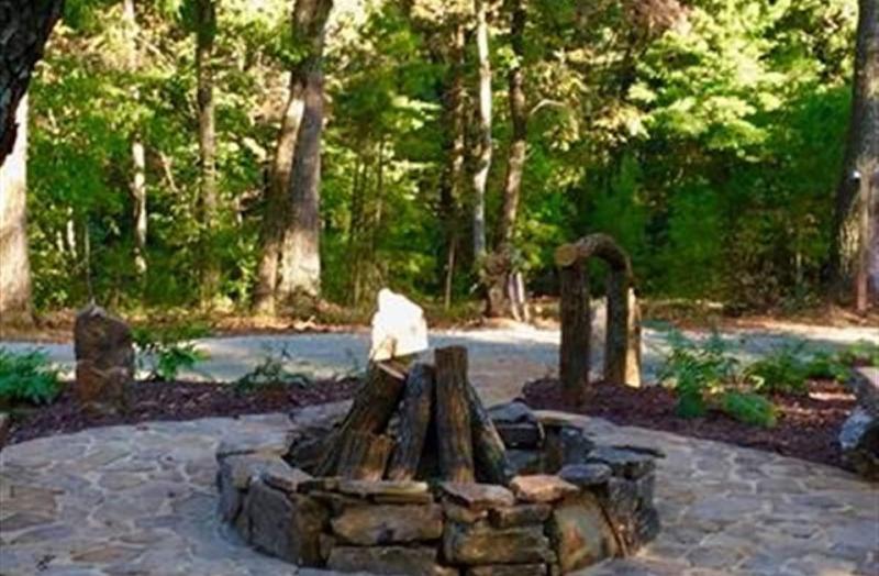 Lake Rabun Hotel & Restaurant image